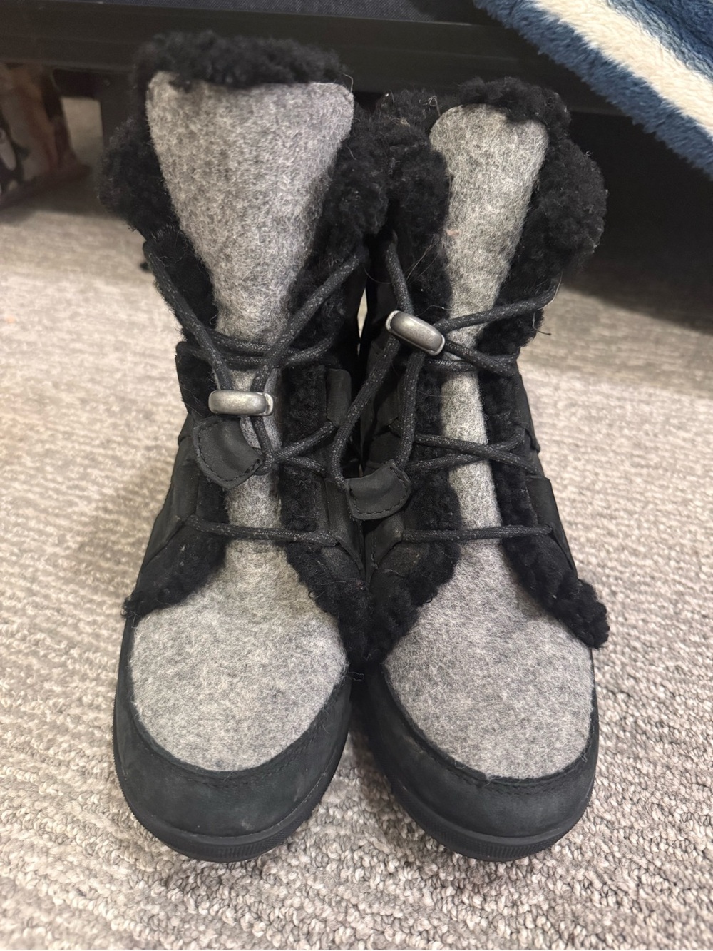 Sorel Joan of Arctic Wedge II Cozy Boots Black Gray Shearling Women 8.5